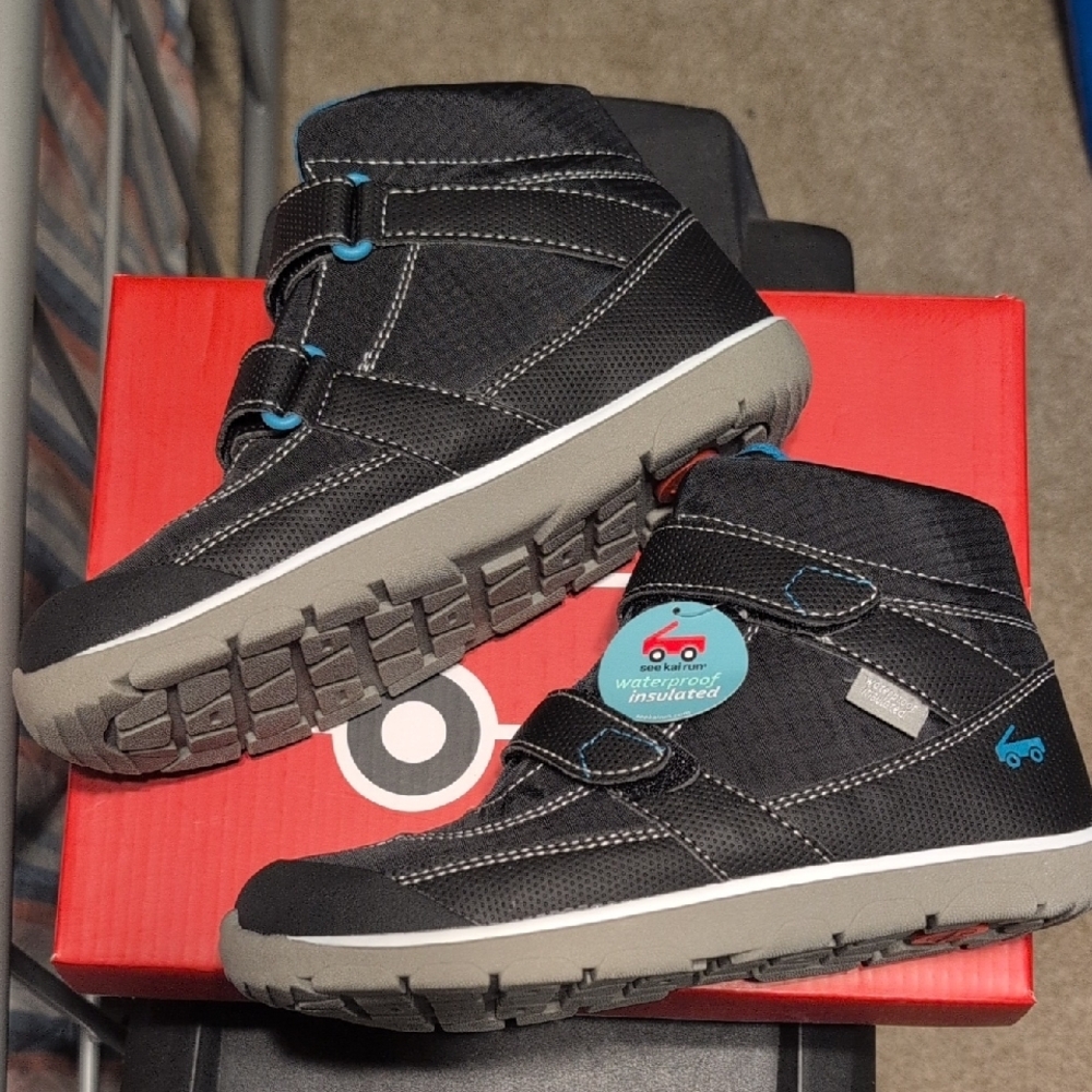 NWT See Kai Run Atlas II Waterproof Insulated Boots - Black and Gray